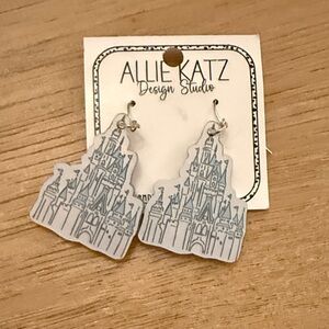 NWT Cinderella’s Castle Earrings